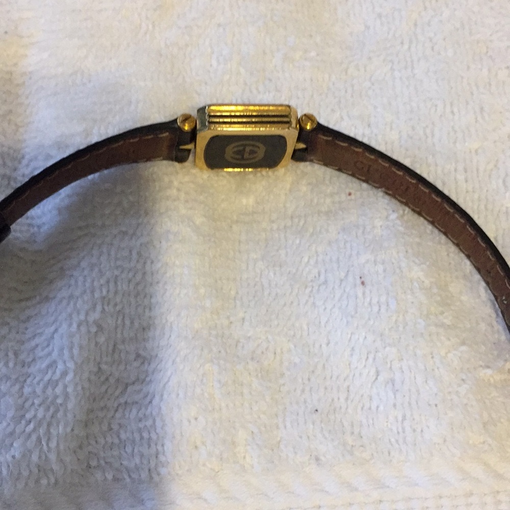 GUCCI watch - Picture 3 of 5